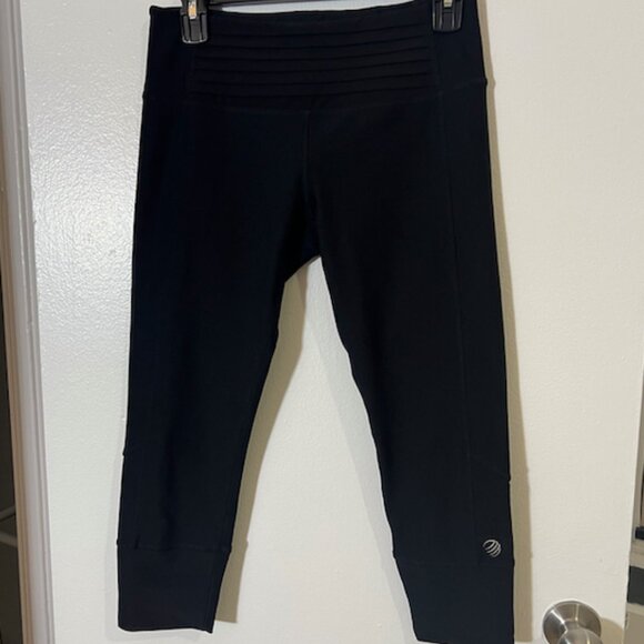 MPG Yoga Pants / Capri - Picture 1 of 3